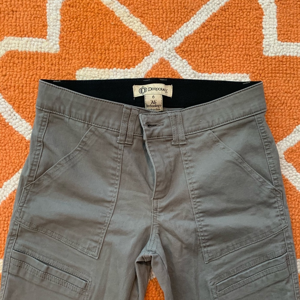 Democracy taupe/gray pants, size 6